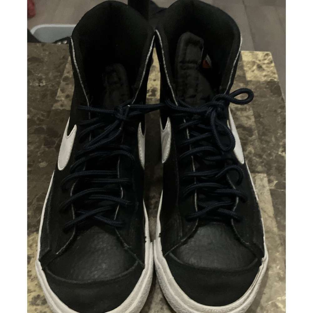 Size 6.5Y Nike Blazer Court Mid SB Black White 2021